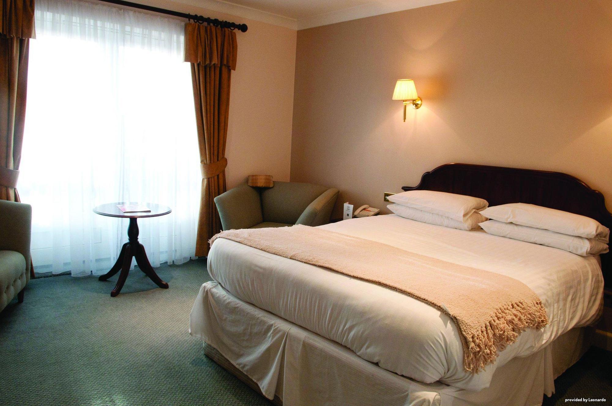 The Three Swans Hotel, Market Harborough, Leicestershire Szoba fotó