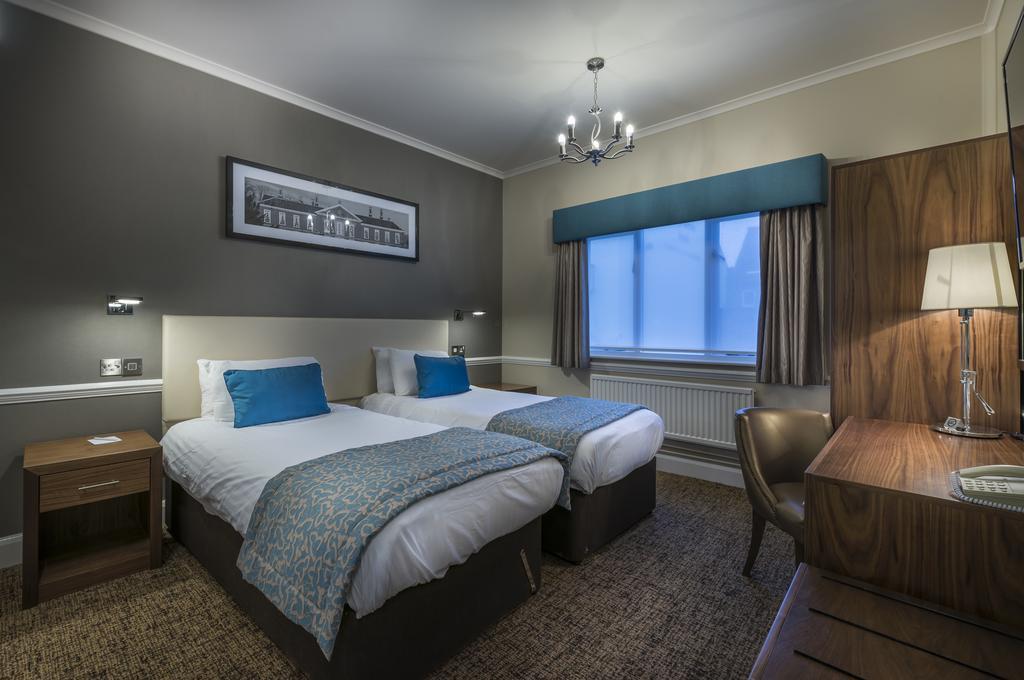 The Three Swans Hotel, Market Harborough, Leicestershire Kültér fotó