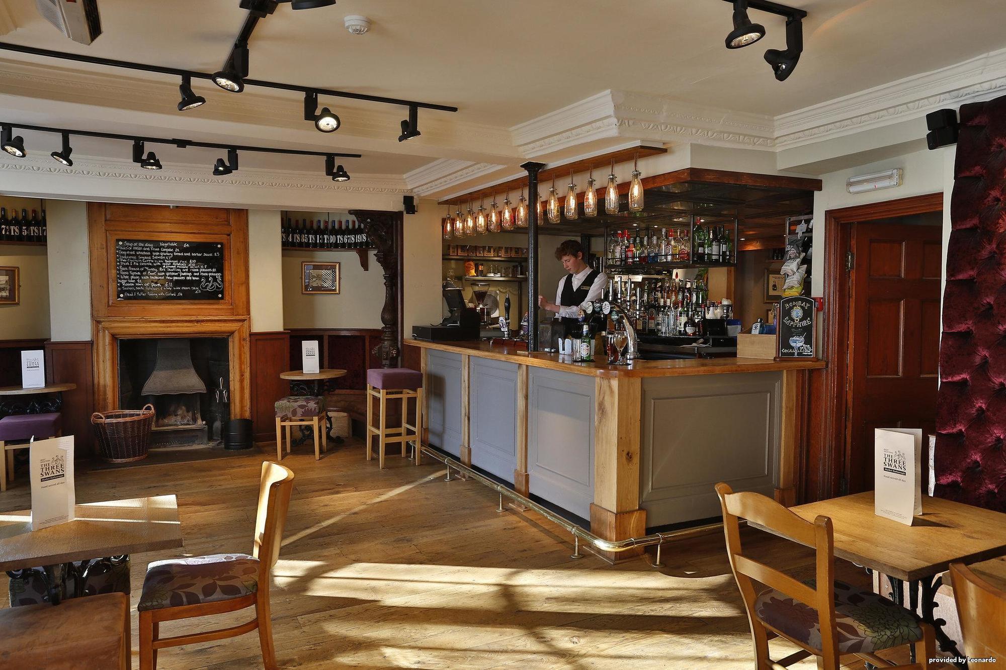 The Three Swans Hotel, Market Harborough, Leicestershire Kültér fotó