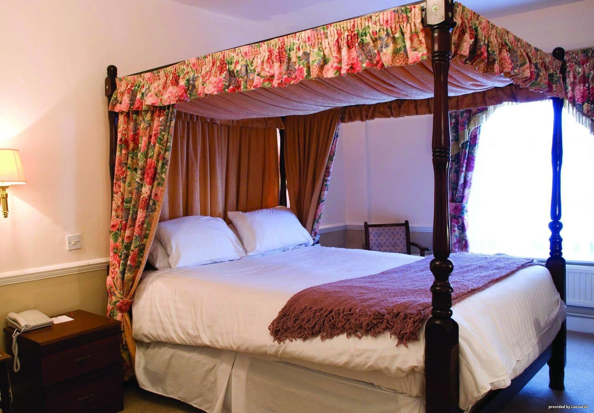 The Three Swans Hotel, Market Harborough, Leicestershire Szoba fotó